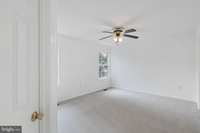 528 KALMIA SQ NE, Leesburg, VA 20176