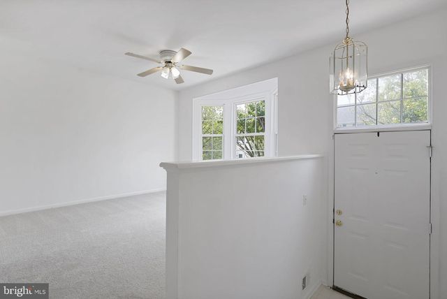 528 KALMIA SQ NE, Leesburg, VA 20176