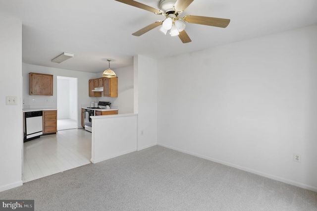 528 KALMIA SQ NE, Leesburg, VA 20176
