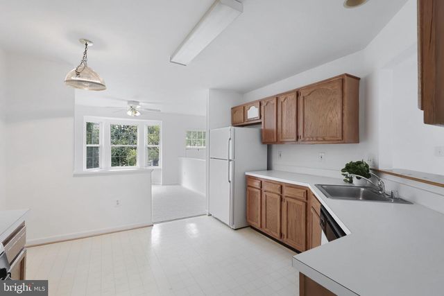 528 KALMIA SQ NE, Leesburg, VA 20176
