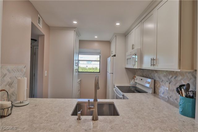 9281 Central Park DR 206, Fort Myers, FL 33919