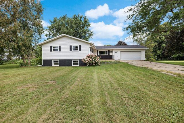 W6510 Kampen Road, Arlington, WI 53911