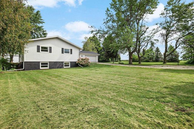 W6510 Kampen Road, Arlington, WI 53911