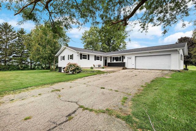 W6510 Kampen Road, Arlington, WI 53911