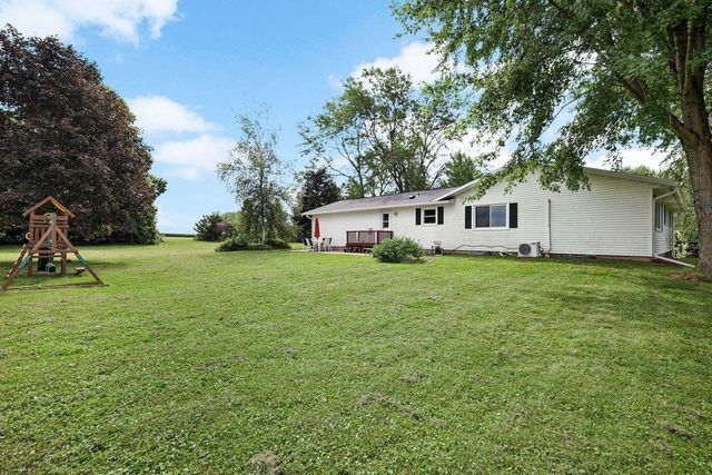 W6510 Kampen Road, Arlington, WI 53911