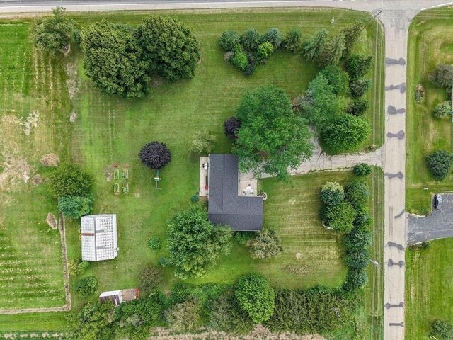 W6510 Kampen Road, Arlington, WI 53911