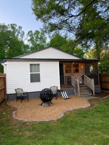 592 Gordy Circle, Tunnel Hill, GA 30755