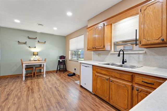 4301 Suntane Road, Del City, OK 73115