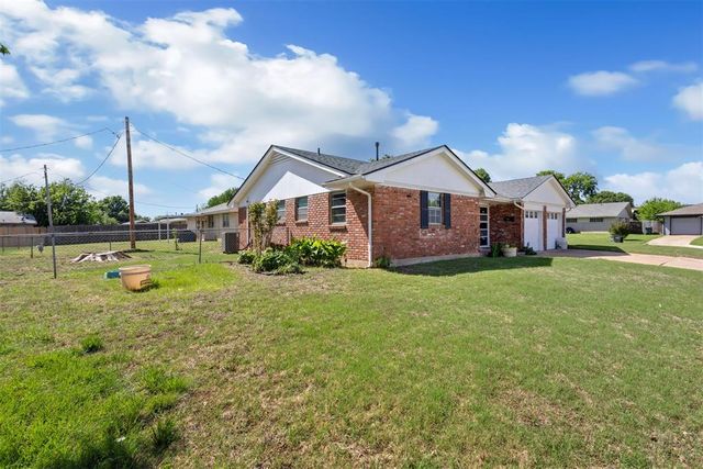 4301 Suntane Road, Del City, OK 73115