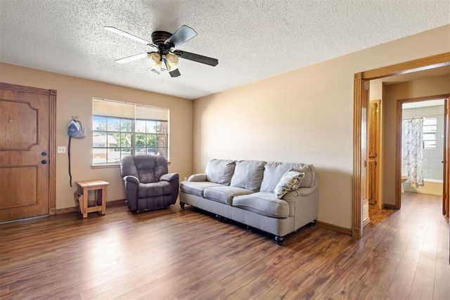 4301 Suntane Road, Del City, OK 73115