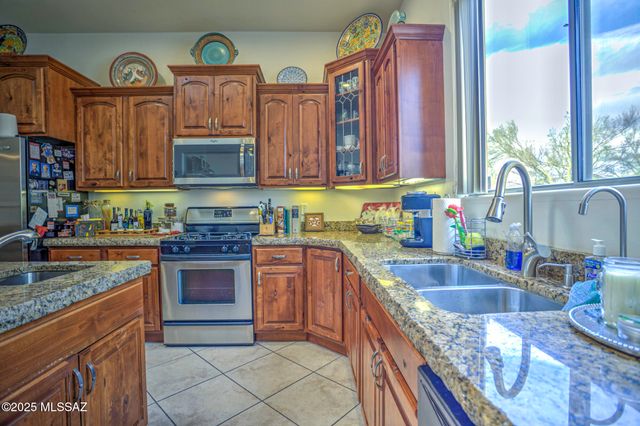 2460 N Cavalry Trail, Tucson, AZ 85749