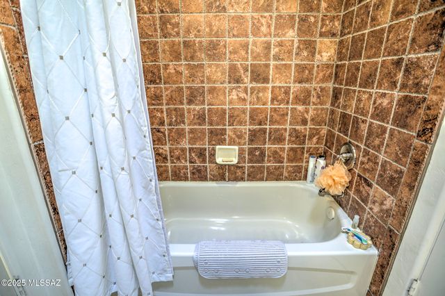 2460 N Cavalry Trail, Tucson, AZ 85749