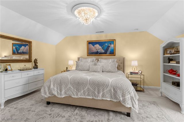 1030 Torrey Pines Street NE, Warren, OH 44484