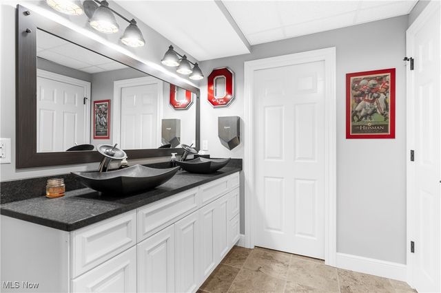 1030 Torrey Pines Street NE, Warren, OH 44484