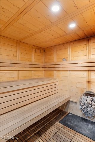 1030 Torrey Pines Street NE, Warren, OH 44484