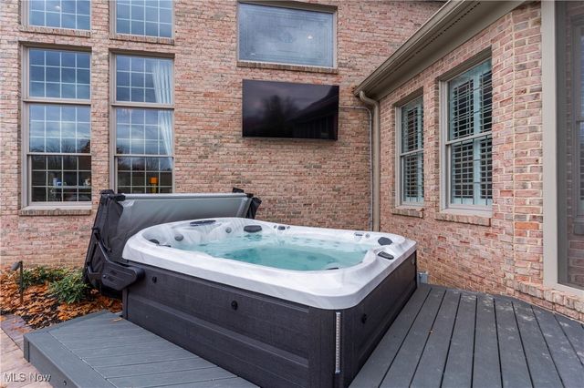 1030 Torrey Pines Street NE, Warren, OH 44484