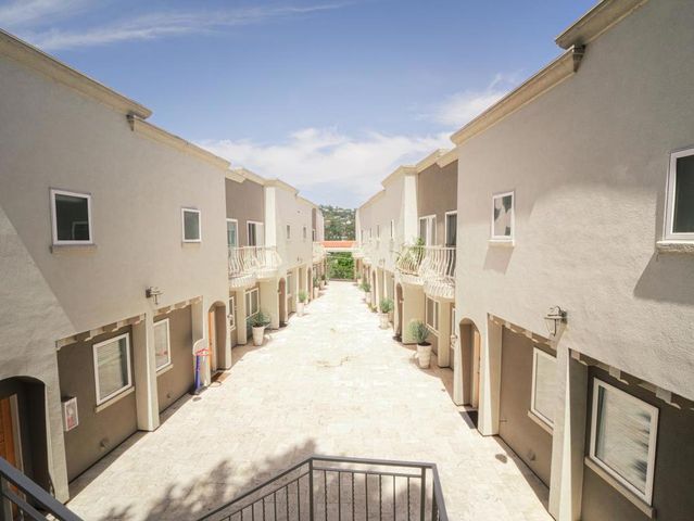 2139 Carlmont Drive, Belmont, CA 94002
