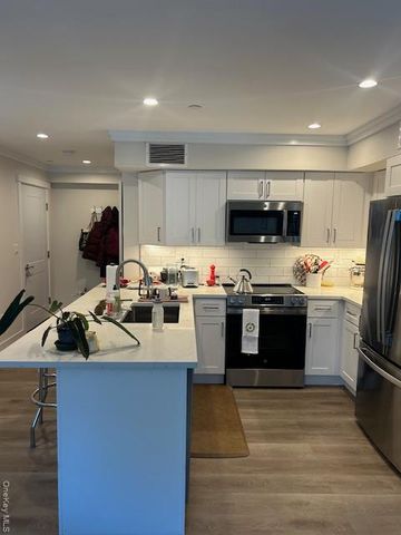 1123 Pleasantville Road 2C, Briarcliff Manor, NY 10510