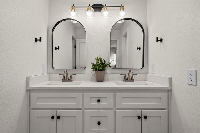 1712 Laurel Lake Drive, Waco, TX 76710