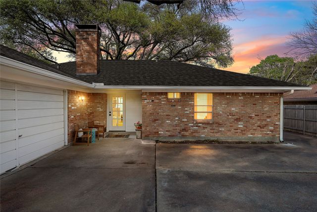 1712 Laurel Lake Drive, Waco, TX 76710