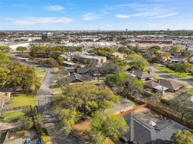 1712 Laurel Lake Drive, Waco, TX 76710