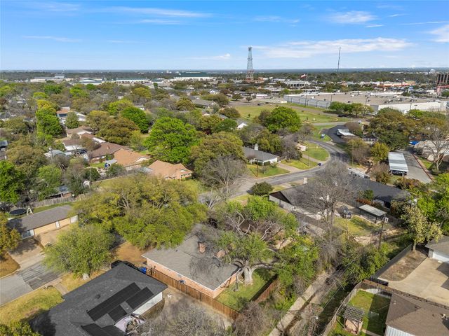 1712 Laurel Lake Drive, Waco, TX 76710