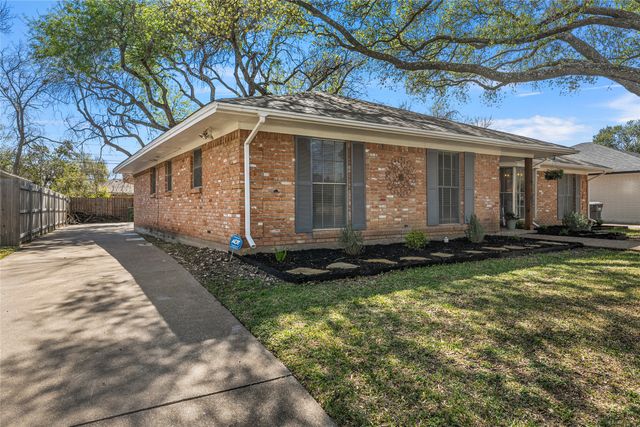 1712 Laurel Lake Drive, Waco, TX 76710