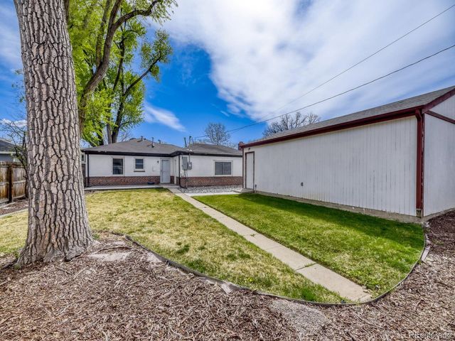 1105 Leyden St, Denver, CO 80220