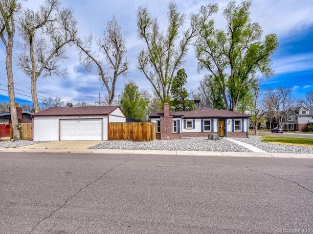 1105 Leyden St, Denver, CO 80220