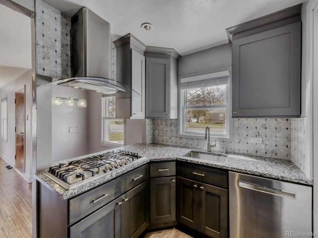 1105 Leyden St, Denver, CO 80220