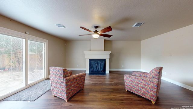 406 bluegrass, San Antonio, TX 78253