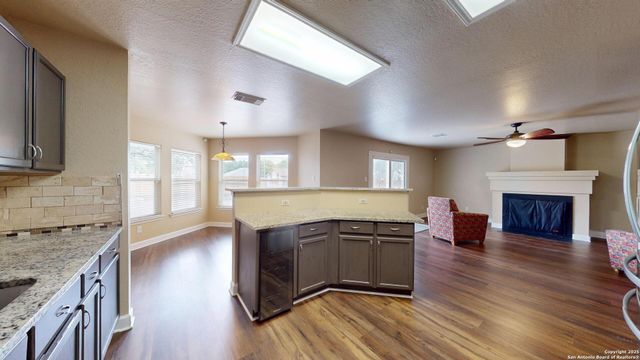 406 bluegrass, San Antonio, TX 78253