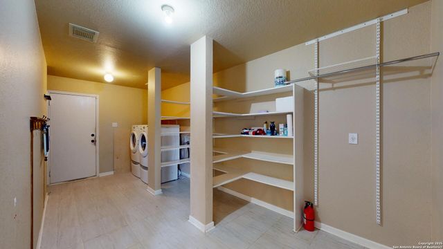 406 bluegrass, San Antonio, TX 78253