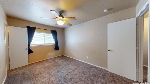 406 bluegrass, San Antonio, TX 78253