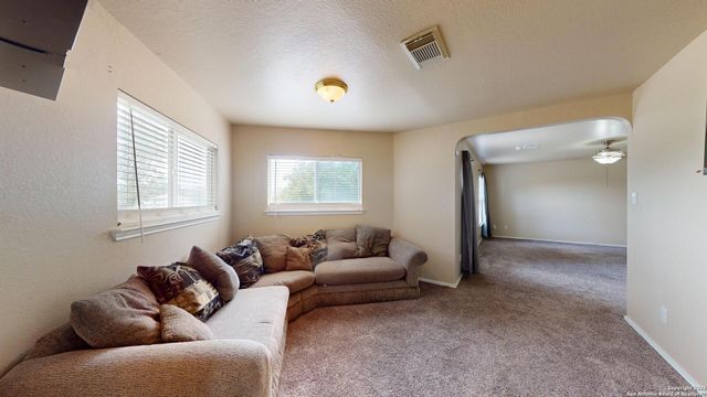 406 bluegrass, San Antonio, TX 78253