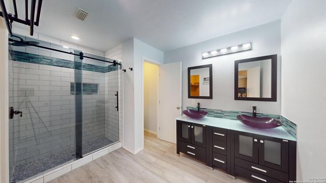 406 bluegrass, San Antonio, TX 78253