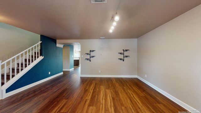 406 bluegrass, San Antonio, TX 78253