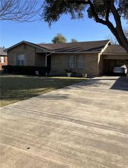 916 Country Club Drive, Mission, TX 78572