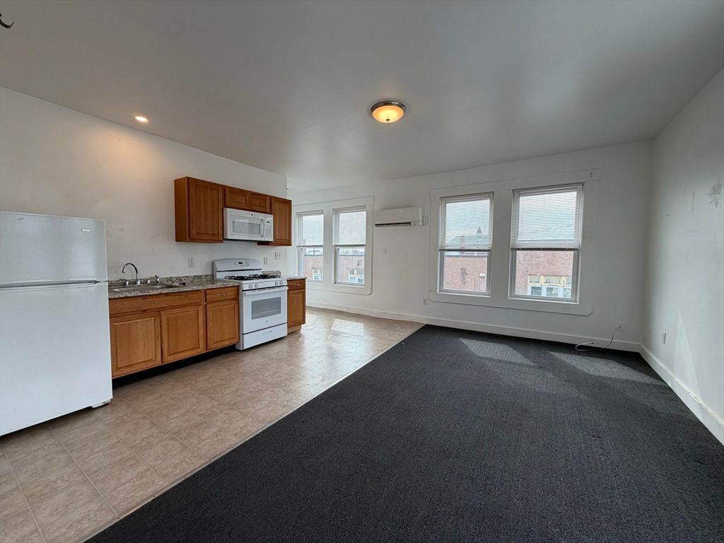 3 Webster St 5, Rockland, MA 02370