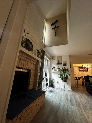 4272 Madera Road 4, Irving, TX 75038