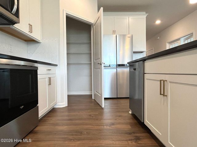512 Ragapple Lane, Aberdeen, NC 28315