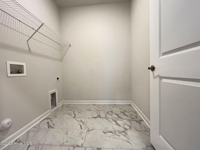 512 Ragapple Lane, Aberdeen, NC 28315