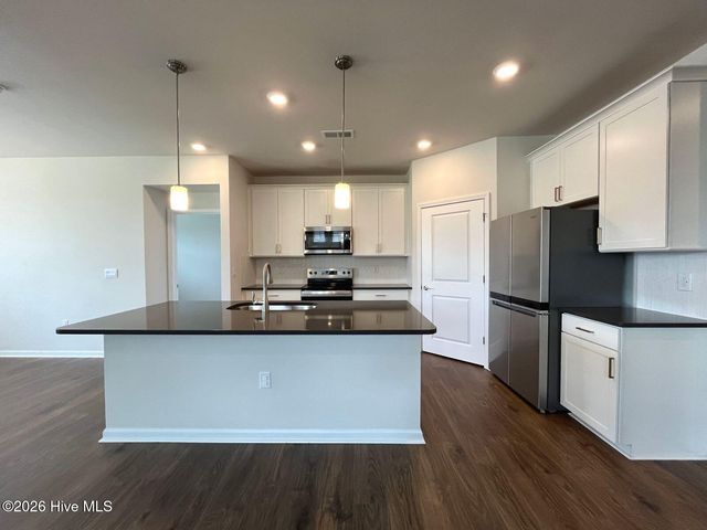 512 Ragapple Lane, Aberdeen, NC 28315