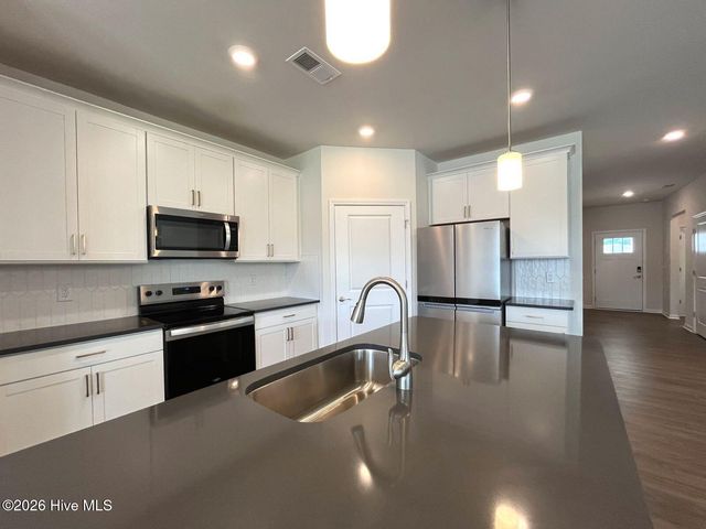 512 Ragapple Lane, Aberdeen, NC 28315