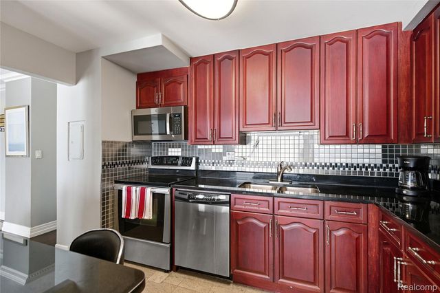 1001 W Jefferson Avenue 18B, Detroit, MI 48226