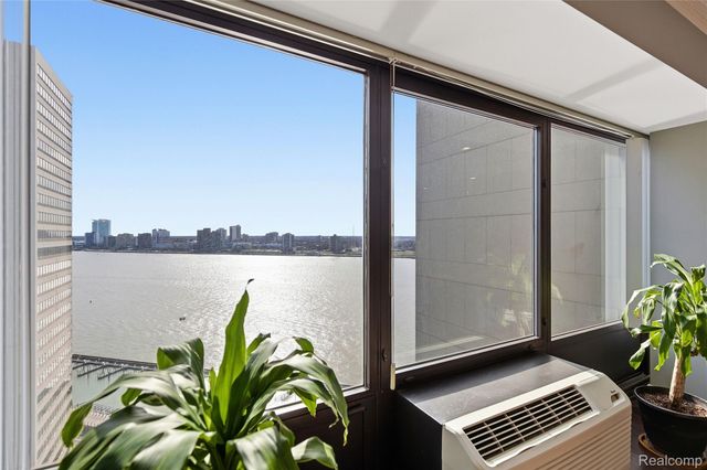 1001 W Jefferson Avenue 18B, Detroit, MI 48226