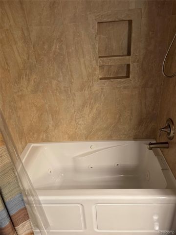 1001 W Jefferson Avenue 18B, Detroit, MI 48226