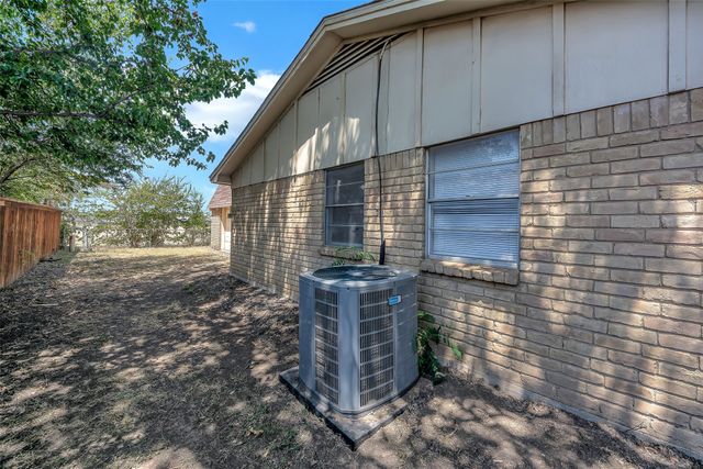 5513 Scott Drive, North Richland Hills, TX 76180