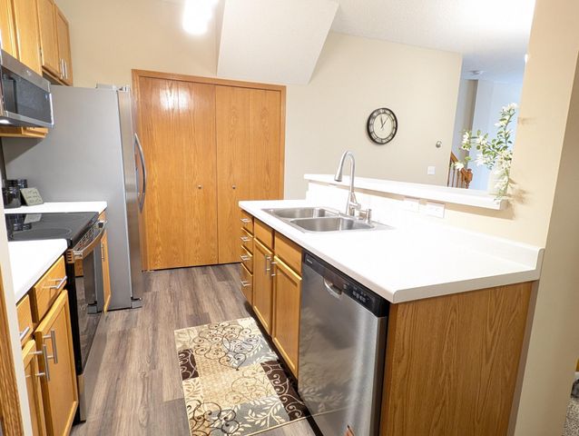 14102 Plymouth Avenue 54, Burnsville, MN 55337