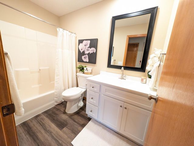 14102 Plymouth Avenue 54, Burnsville, MN 55337